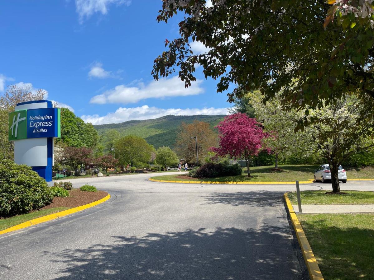 | Holiday Inn Express & Suites - Lincoln East - White Mountains, an IHG Hotel