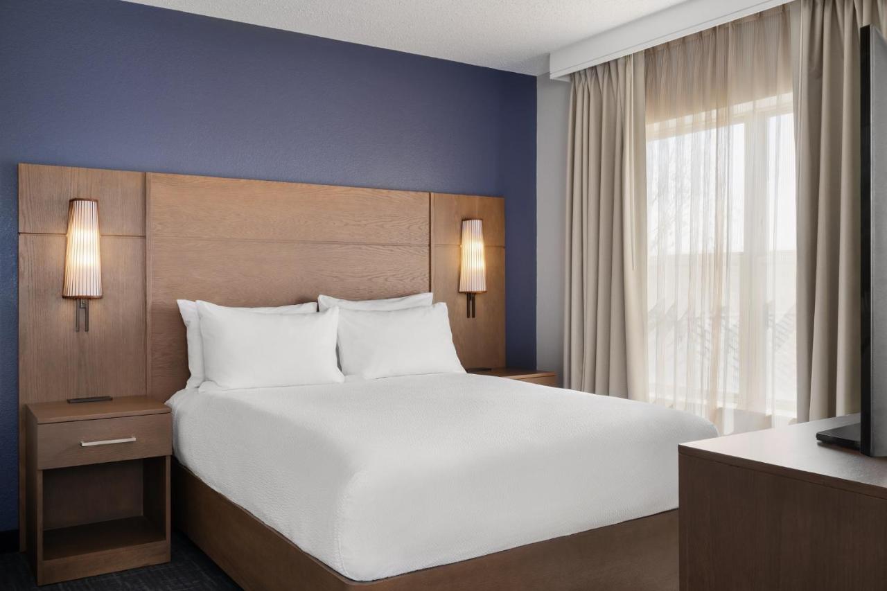 Queen Studio with Sofa Bed at Residence Inn by Marriott Chicago Naperville/Warrenville