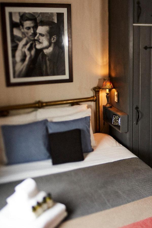| Crew's Quarters Boarding House - Caters to Men