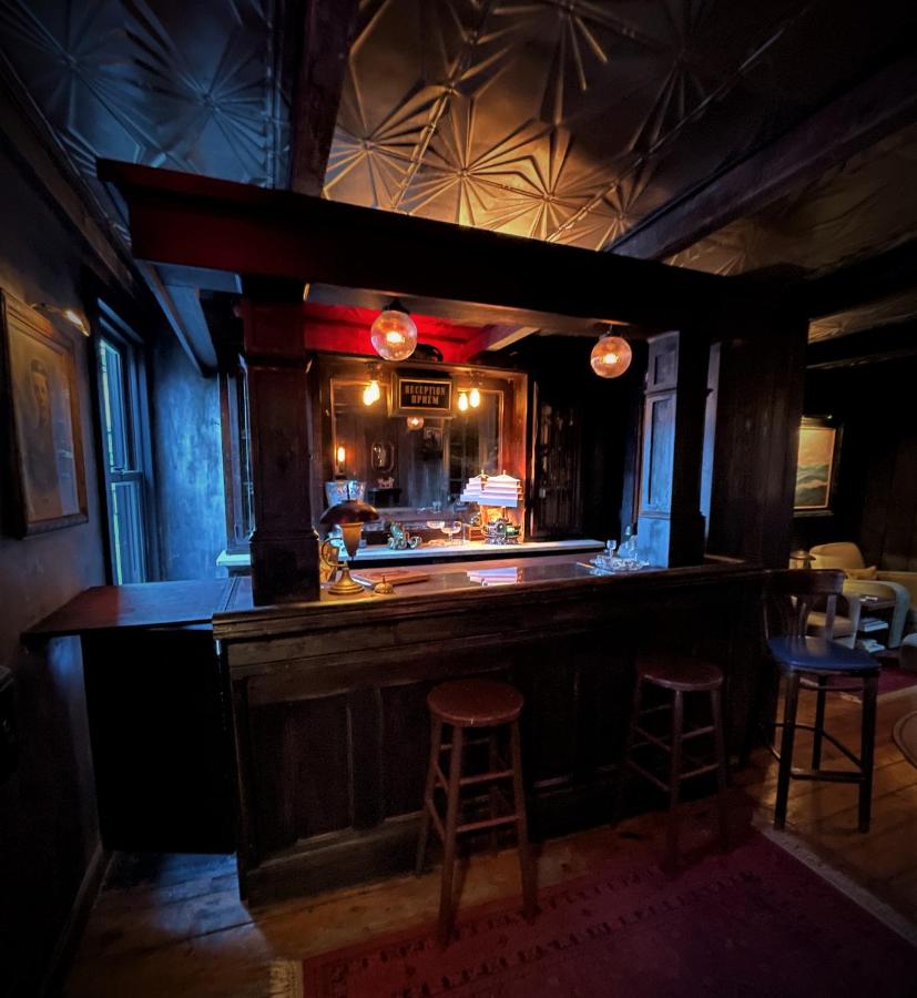 | Crew's Quarters Boarding House - Caters to Men