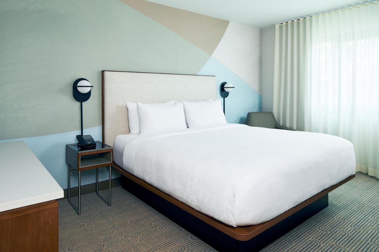 King Room with City View at Courtyard by Marriott Santa Barbara Downtown