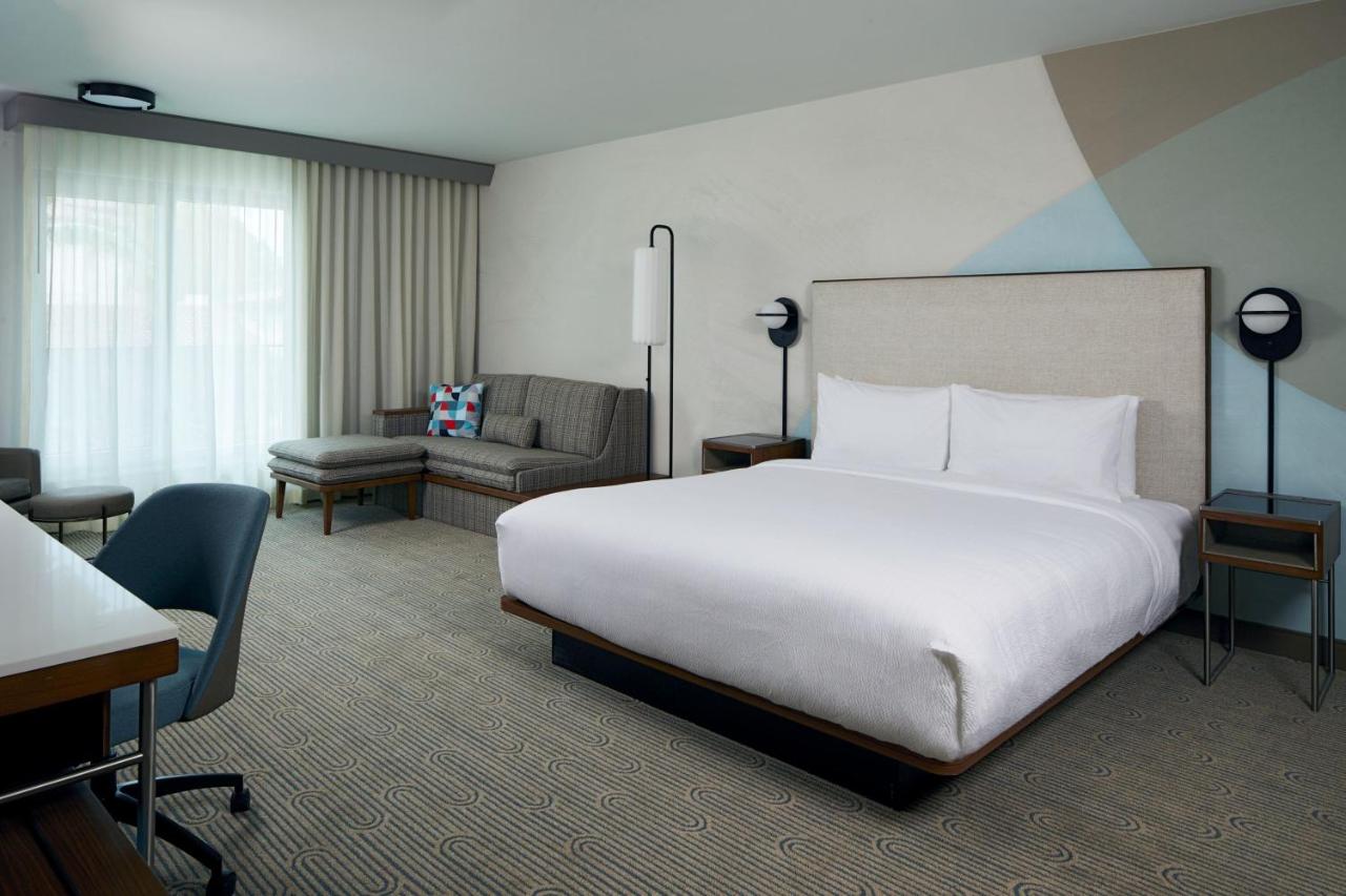 King Room with Sofa Bed and City View at Courtyard by Marriott Santa Barbara Downtown