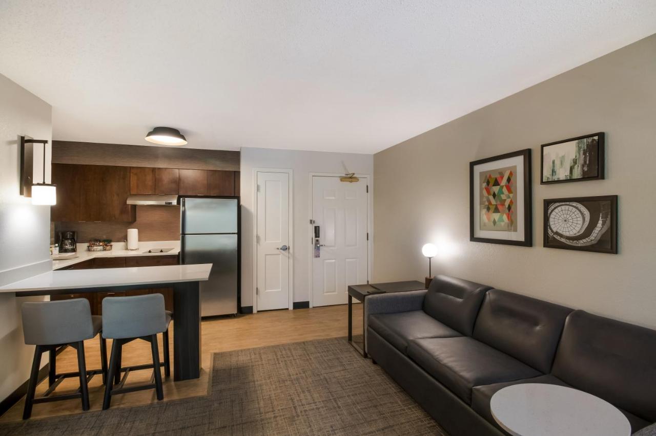 One Bedroom Suite Queen at Sonesta ES Suites Dallas Richardson