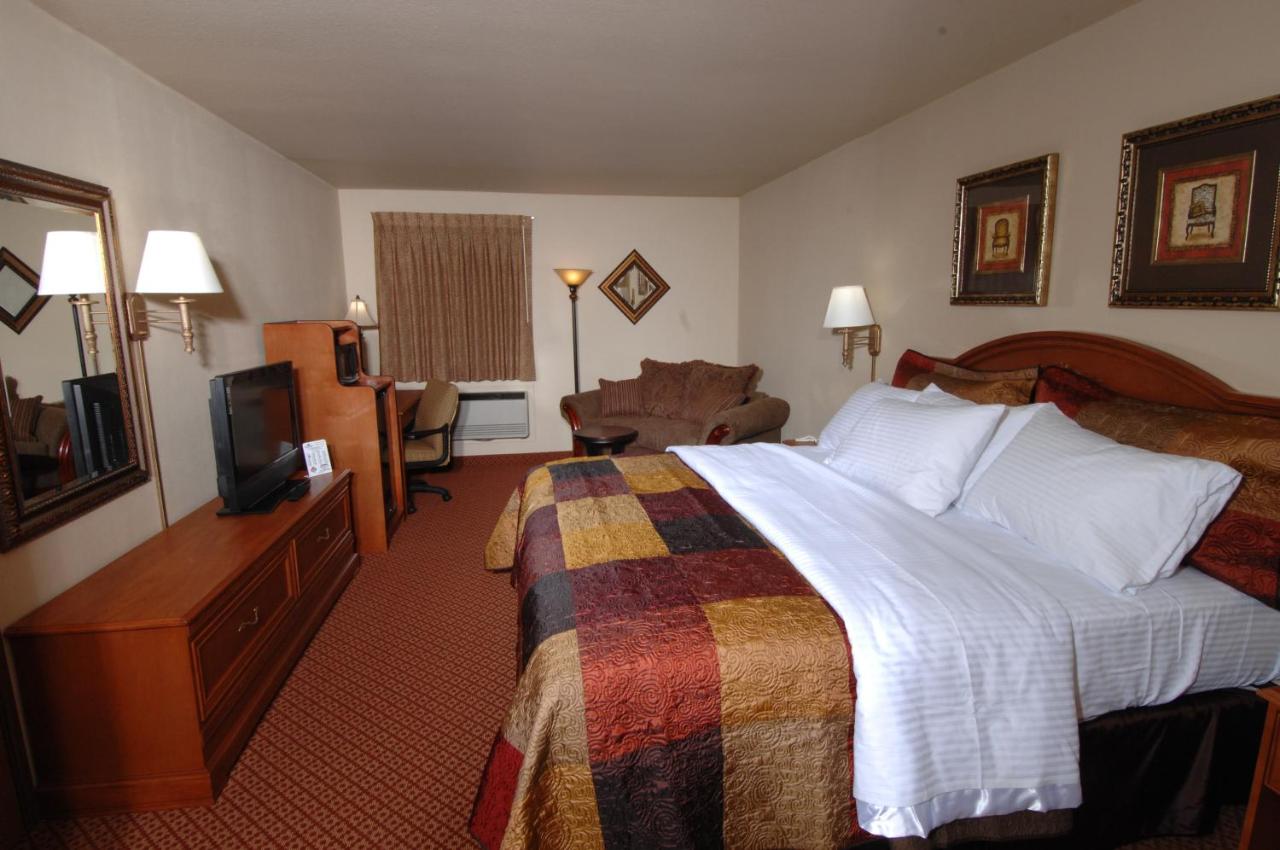 | All American Inn & Suites Branson