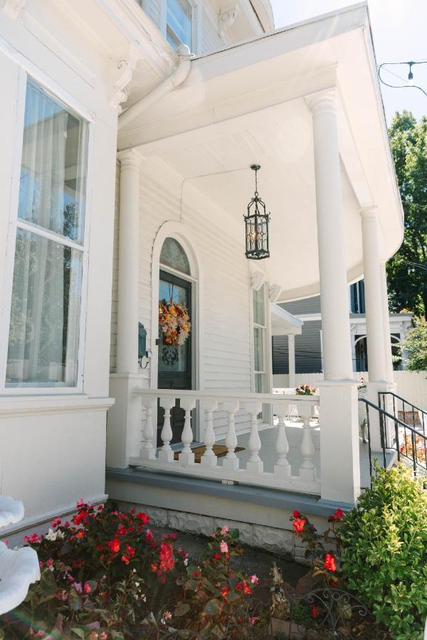  | Stanley House Inn