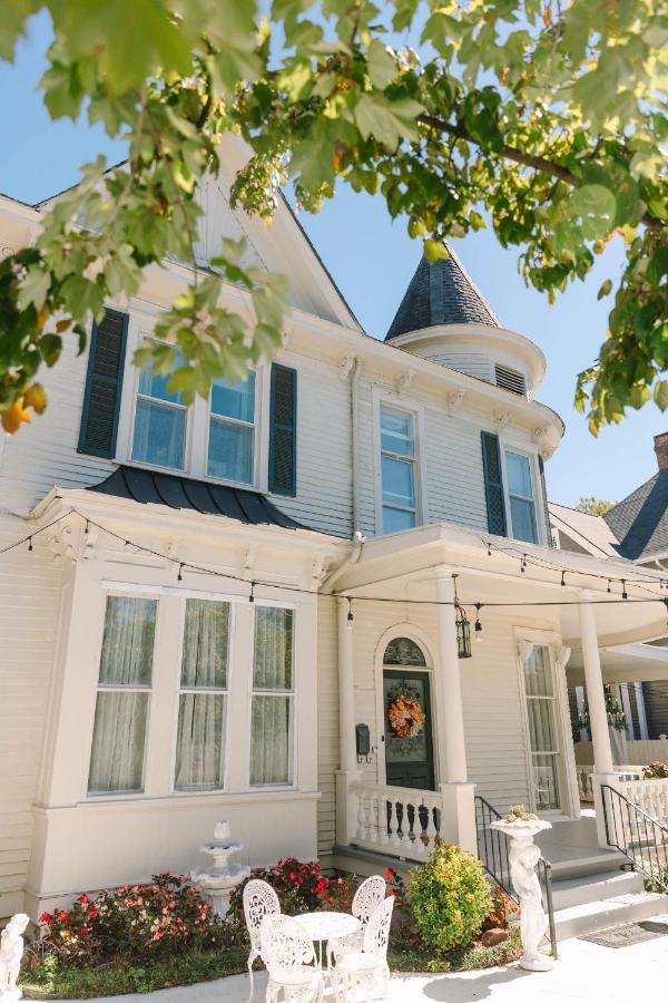  | Stanley House Inn