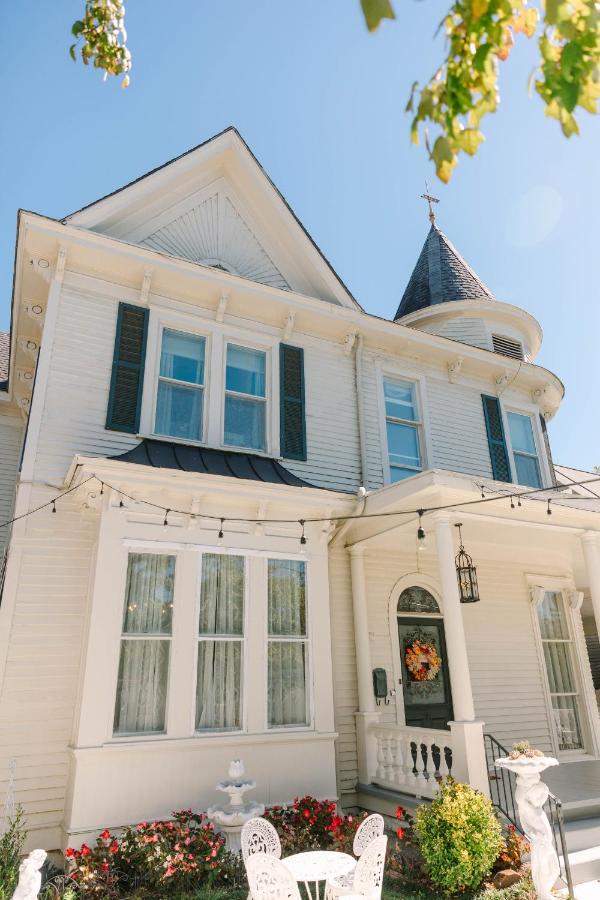  | Stanley House Inn