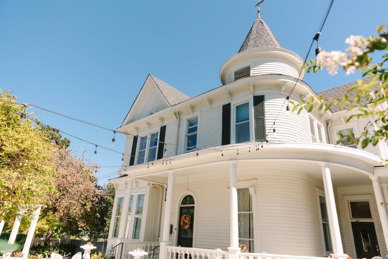  | Stanley House Inn
