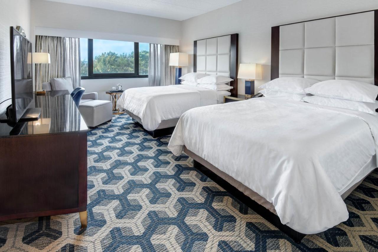 Standard Double Room with Two Double Beds at Sheraton Eatontown Hotel