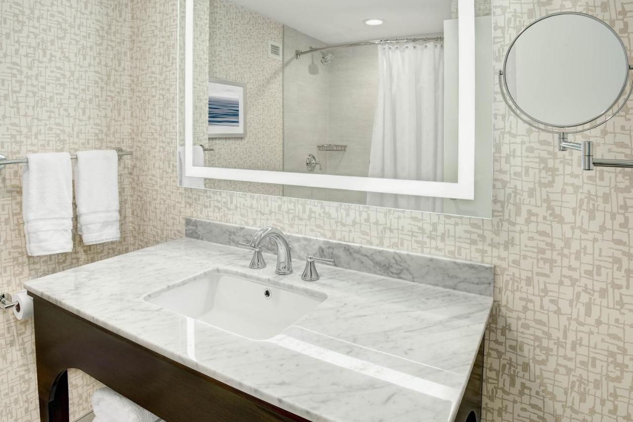 | Sheraton Eatontown Hotel