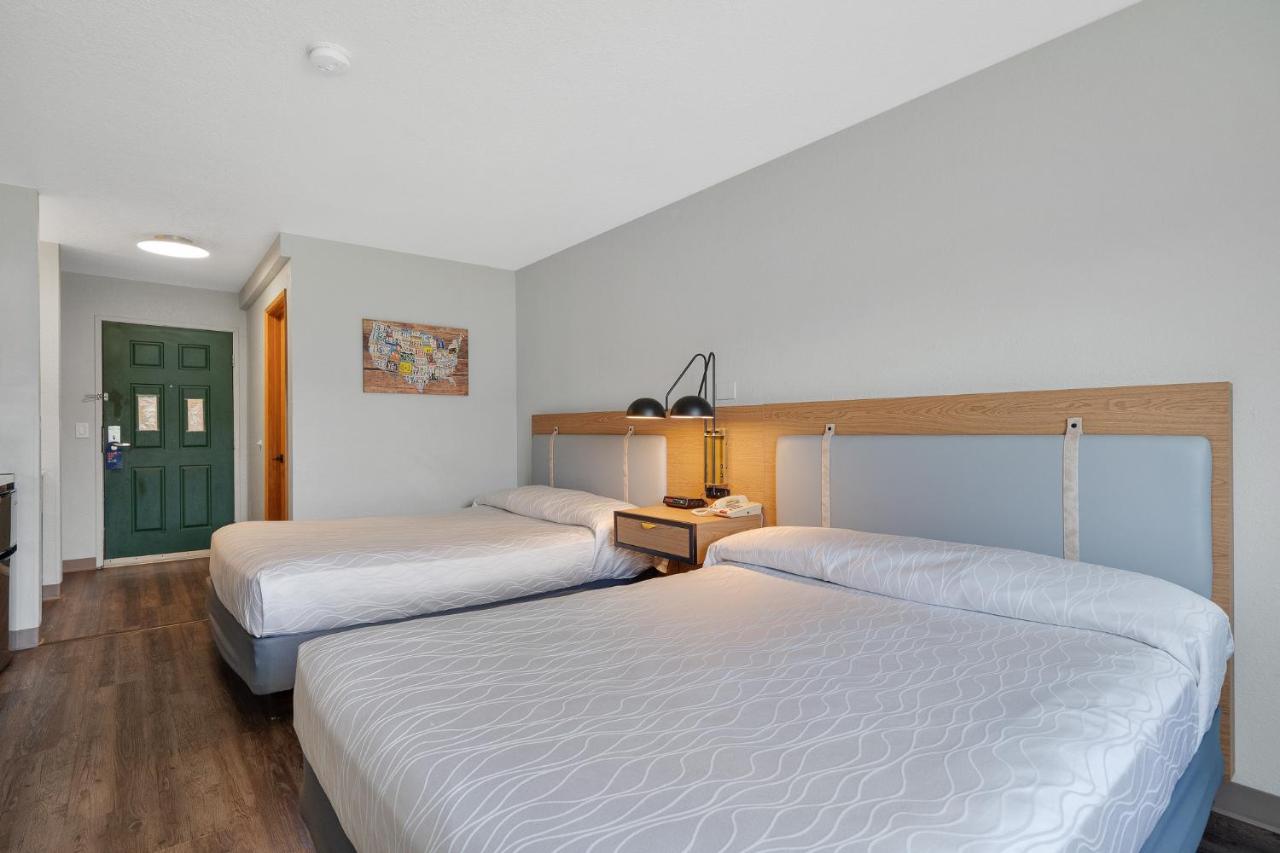 | Garibaldi Inn at the Bay