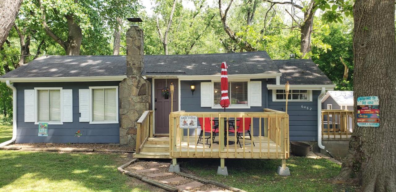| Cozy Lakefront Cottage Getaway Branson MO.