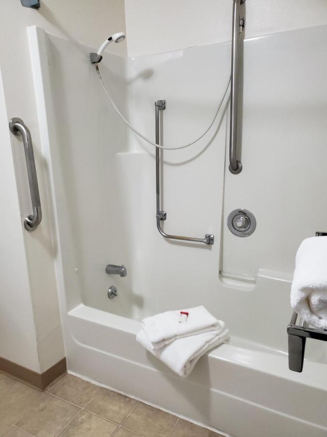 Queen Room - Mobility Access/Non-Smoking at Super 8 by Wyndham Belgrade/Bozeman Airport