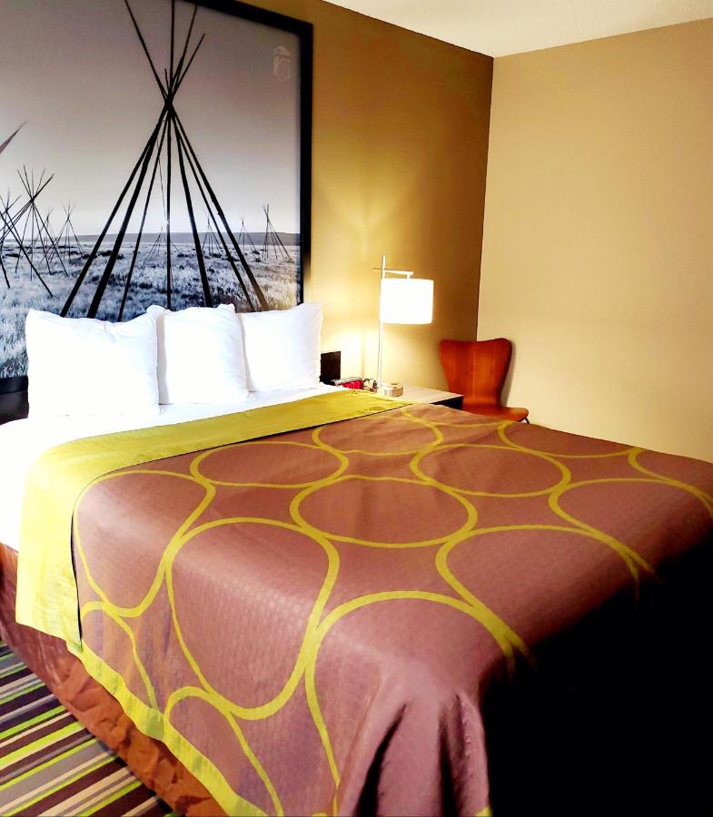 Queen Room - Non-Smoking at Super 8 by Wyndham Belgrade/Bozeman Airport