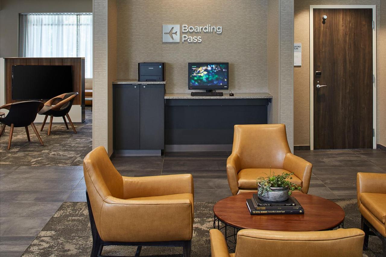 | Courtyard by Marriott Minneapolis West