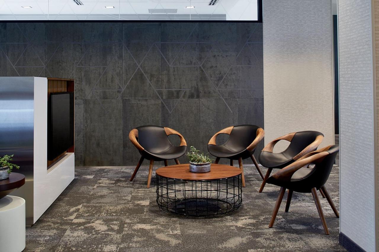 | Courtyard by Marriott Minneapolis West