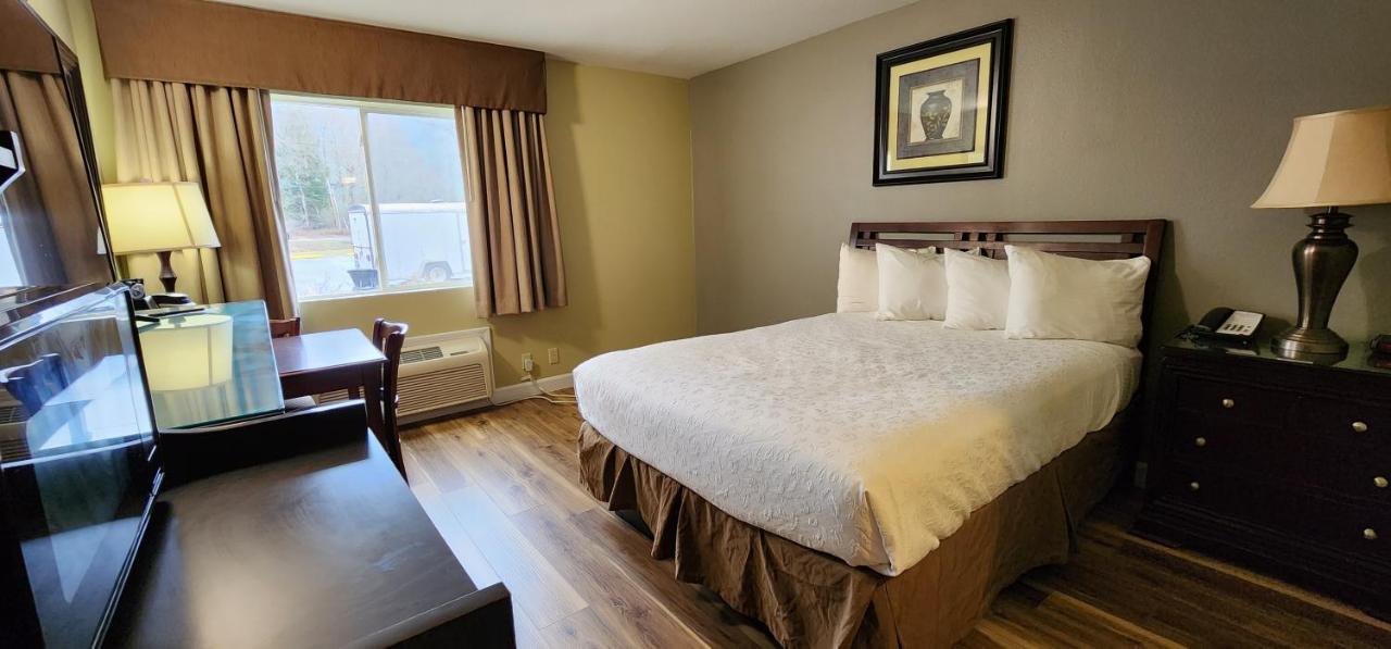 | Crest Trail Lodge