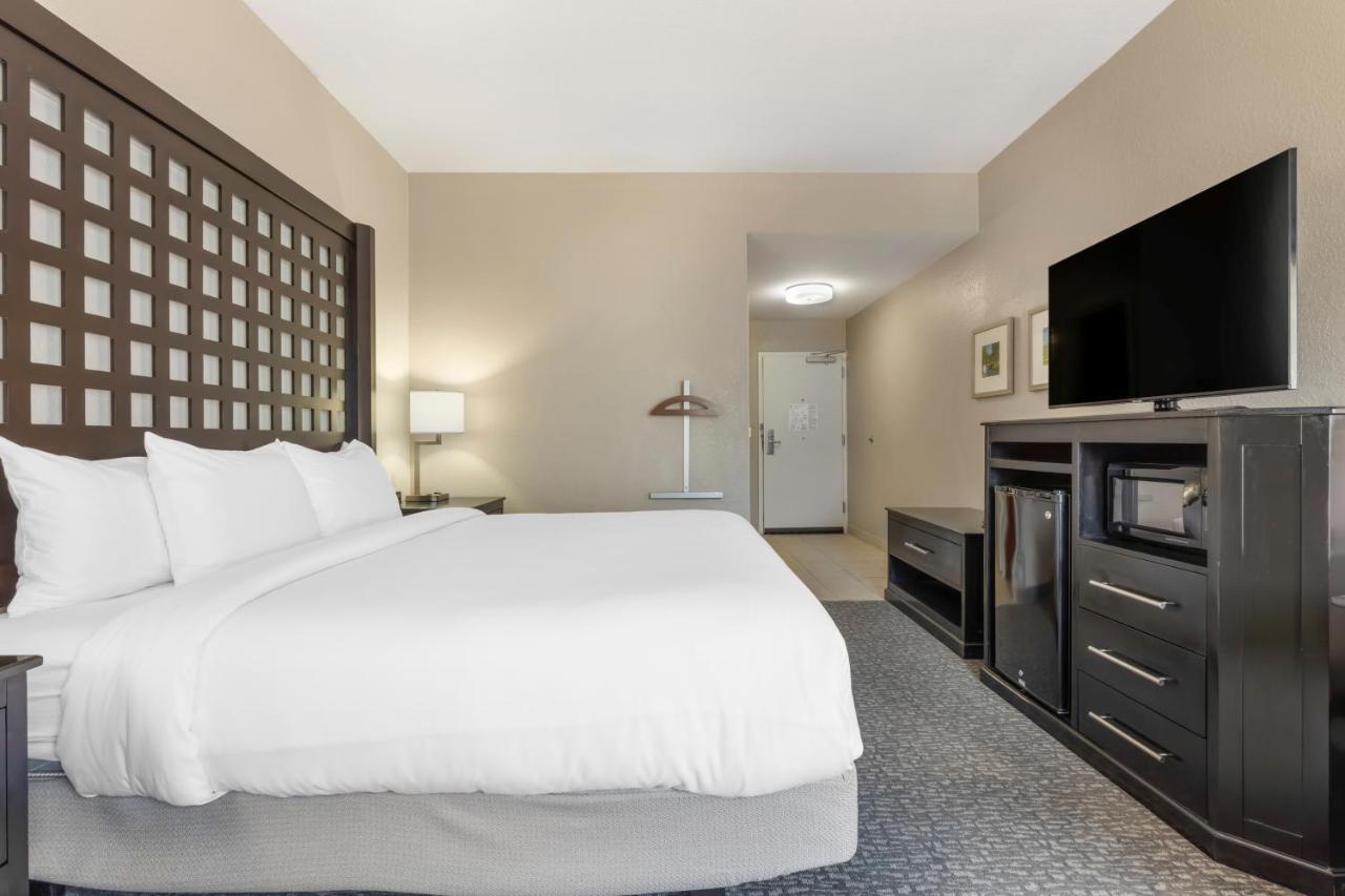 King Room - Accessible/Non Smoking at Comfort Inn Plano-Dallas