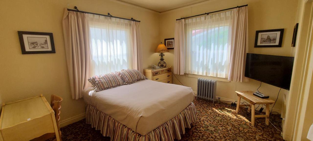 | Historic Dow Hotel