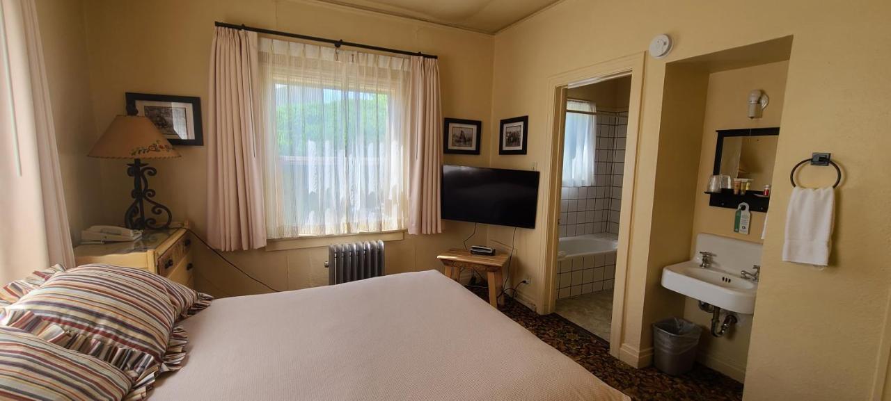 | Historic Dow Hotel
