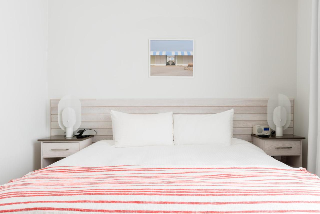 Deluxe Two-Bedroom Suite at Bungalow Hotel
