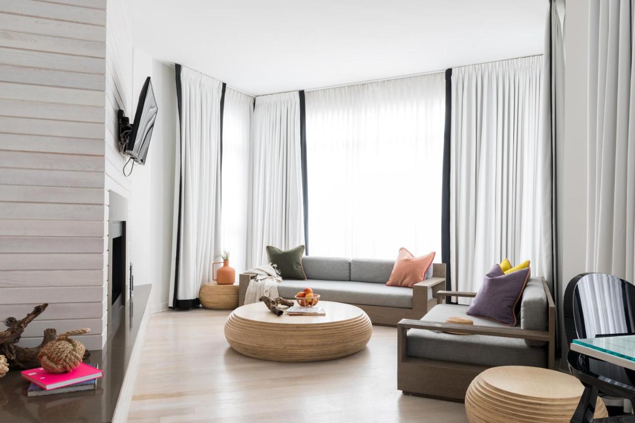 Deluxe Two-Bedroom Suite at Bungalow Hotel