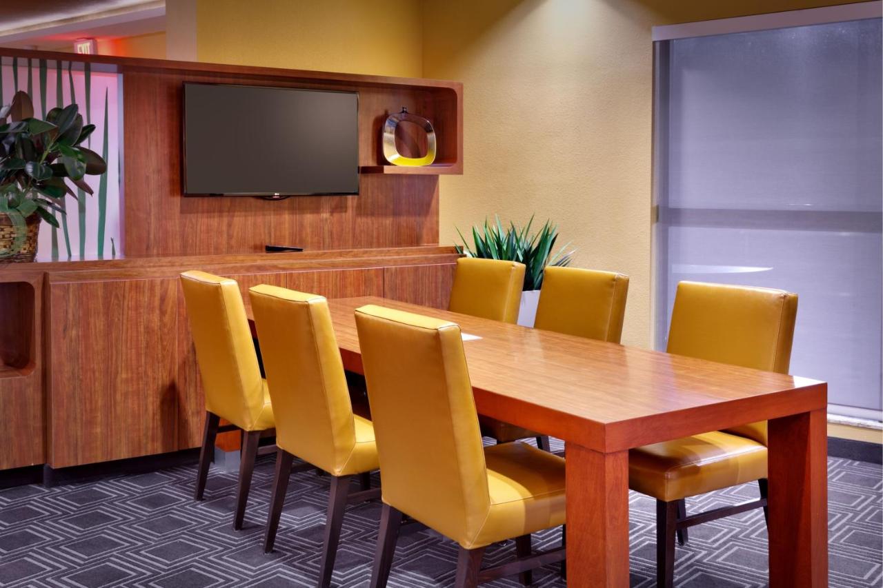 | TownePlace Suites by Marriott Dickinson