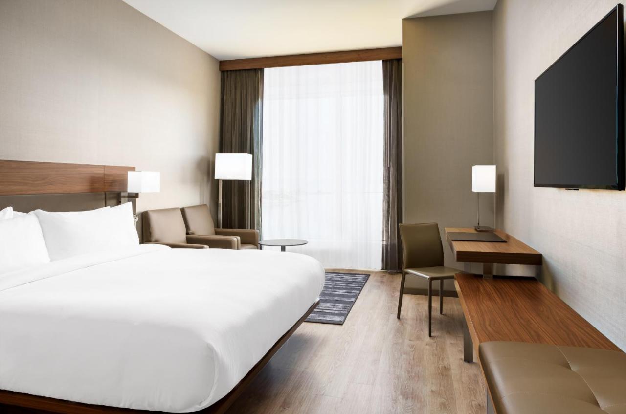 Guest Room, 1 King at AC Hotel by Marriott San Francisco Airport Oyster Point/Waterfront