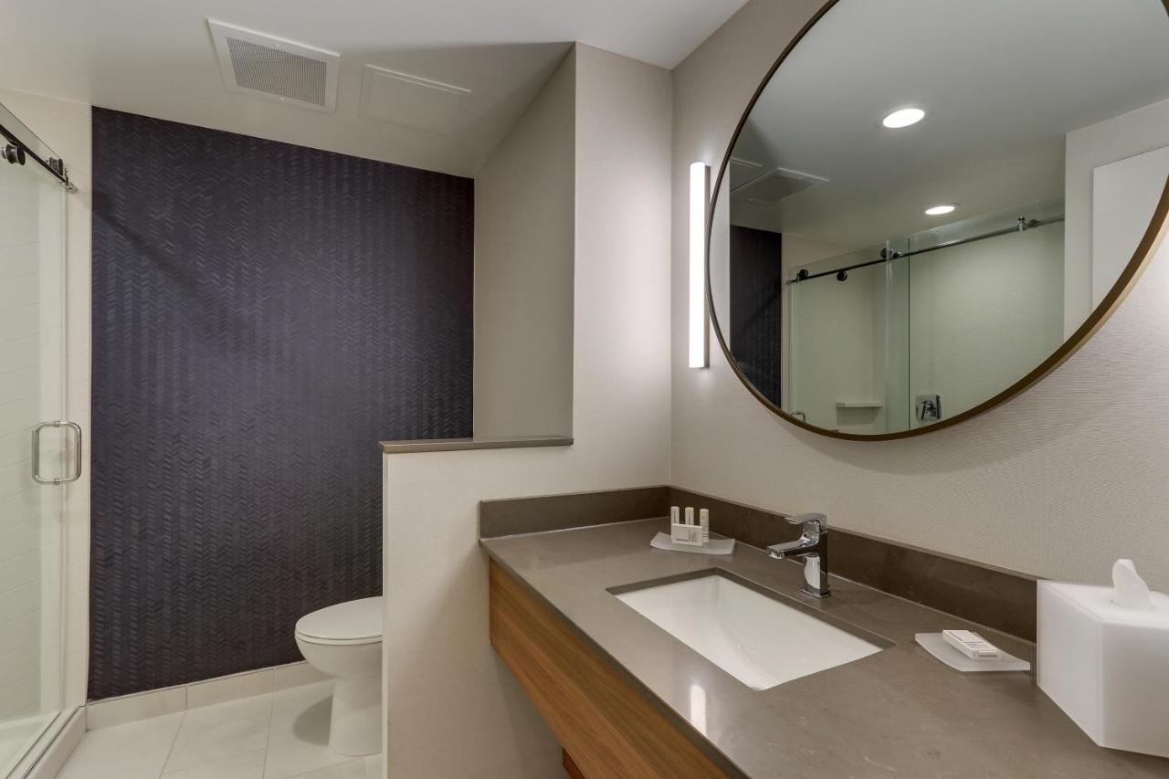 | Fairfield Inn & Suites by Marriott Asheville Weaverville
