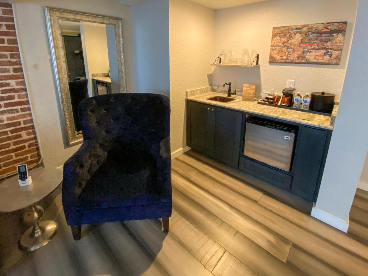 King Suite at Artisan Downtown