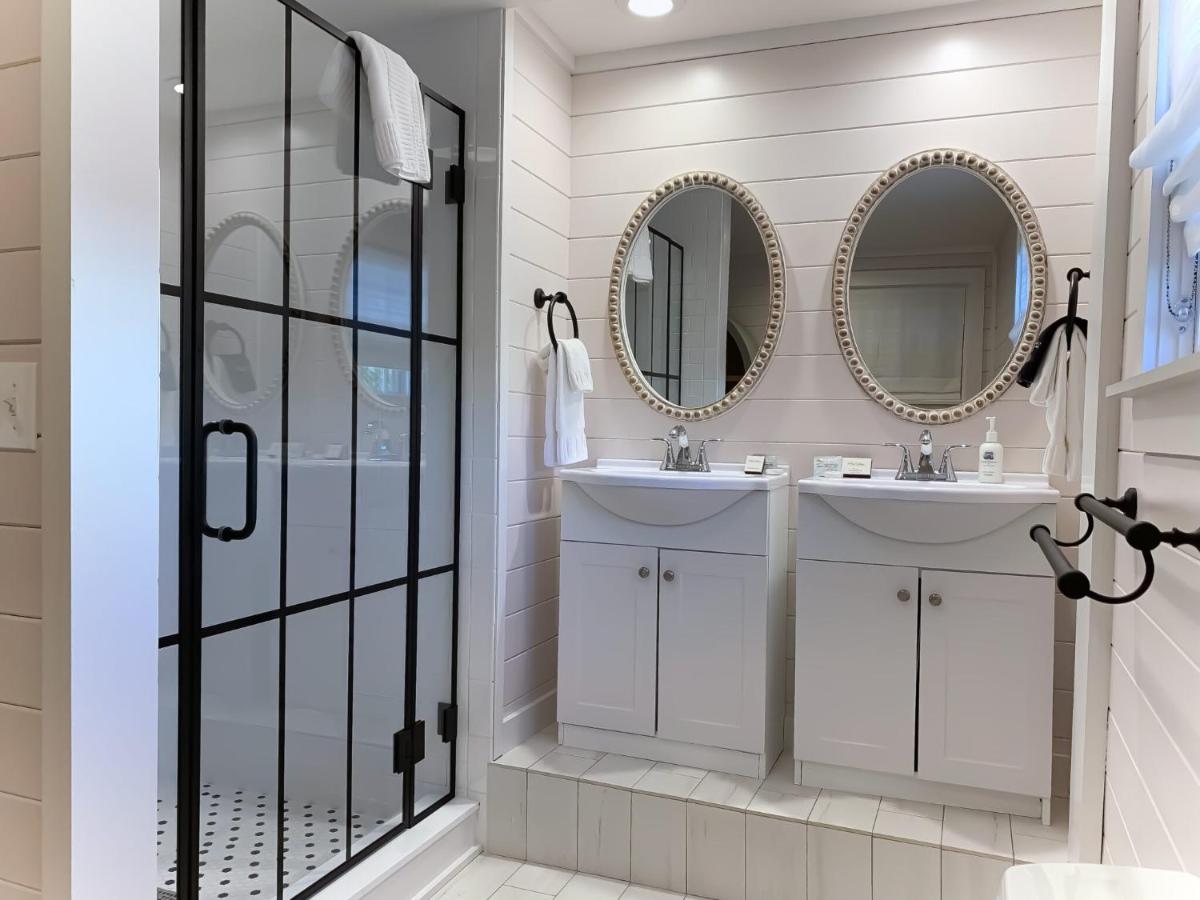 | Martin House Inn