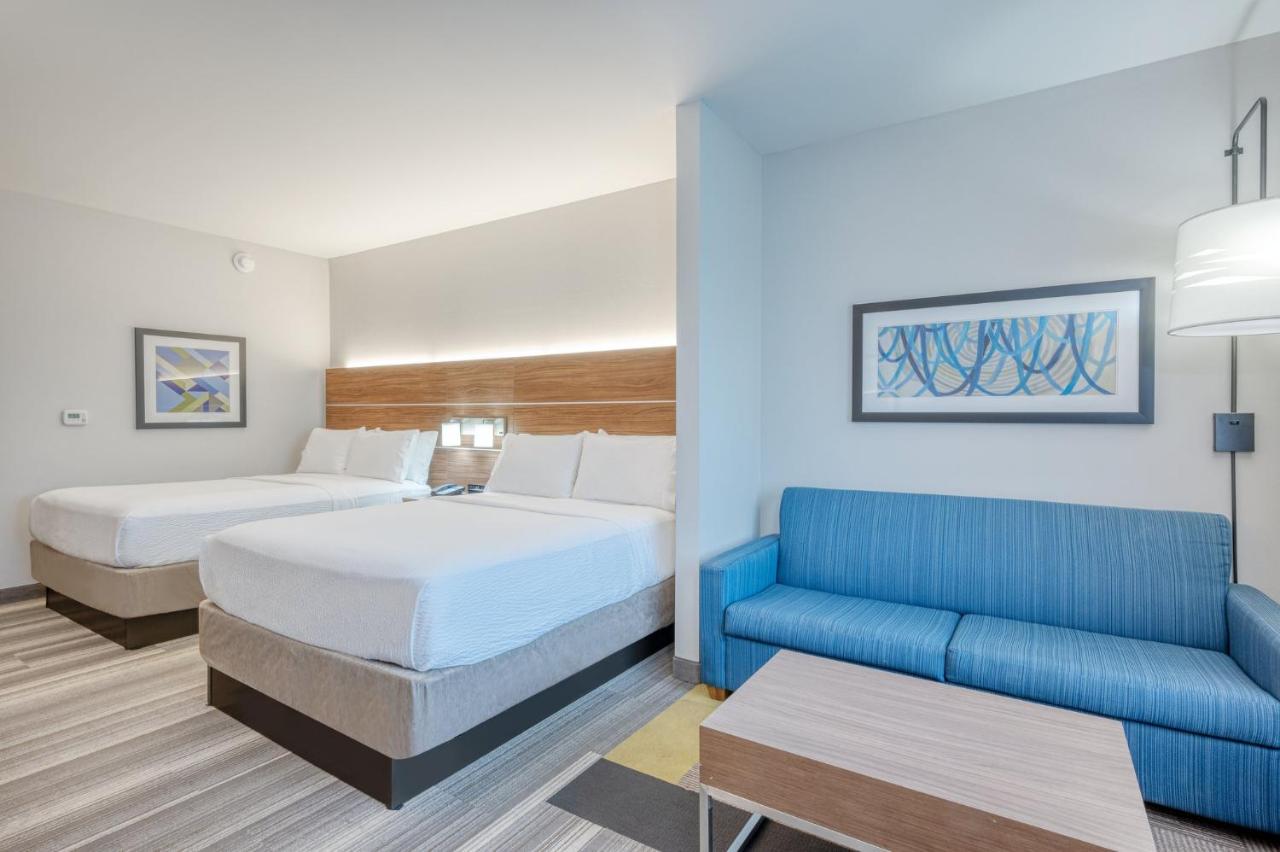 Two-Bedroom Suite - Hearing Accessible at Holiday Inn Express & Suites St. Louis - Chesterfield by IHG