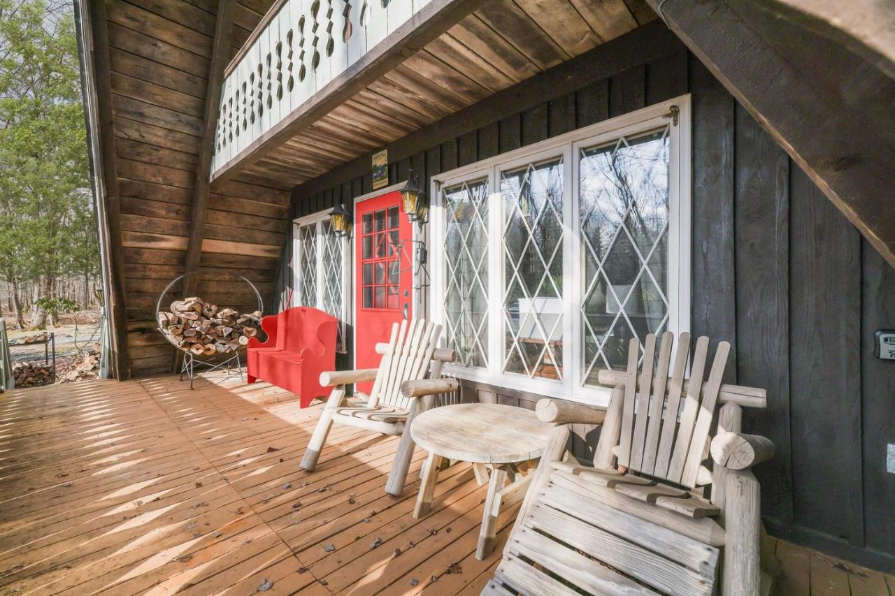| A-Frame Cabin w Lakes Pools Fireplace Deck Grill