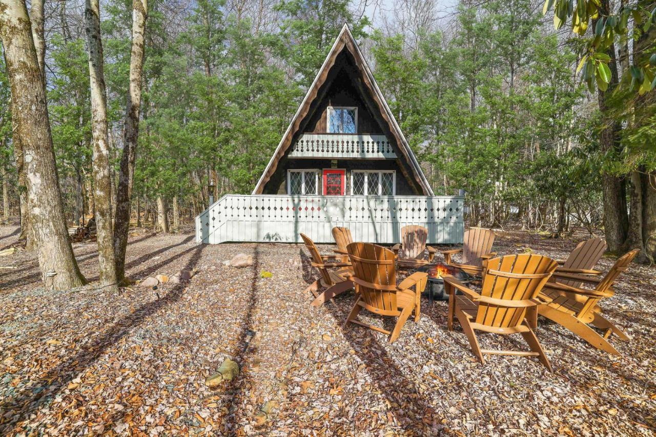 | A-Frame Cabin w Lakes Pools Fireplace Deck Grill