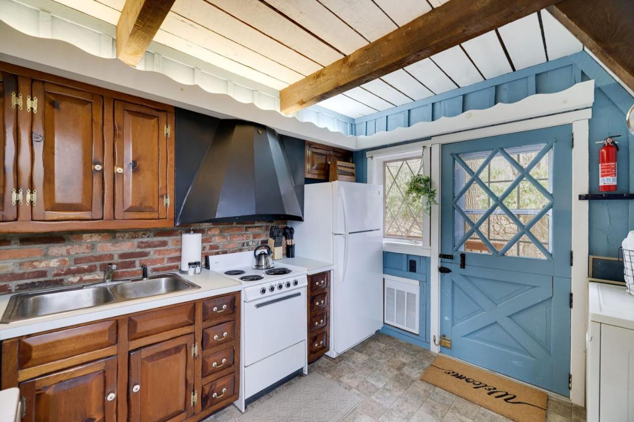 | A-Frame Cabin w Lakes Pools Fireplace Deck Grill