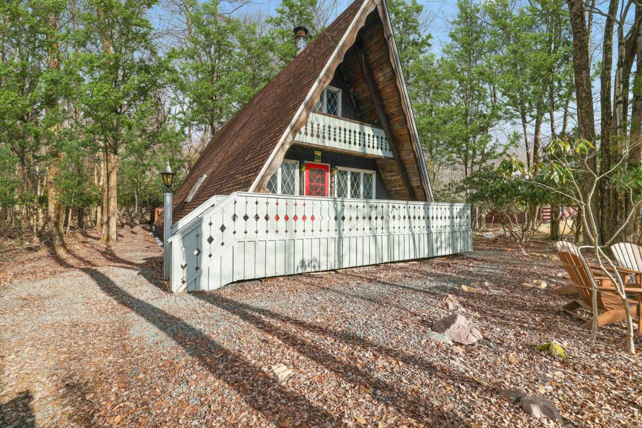 | A-Frame Cabin w Lakes Pools Fireplace Deck Grill