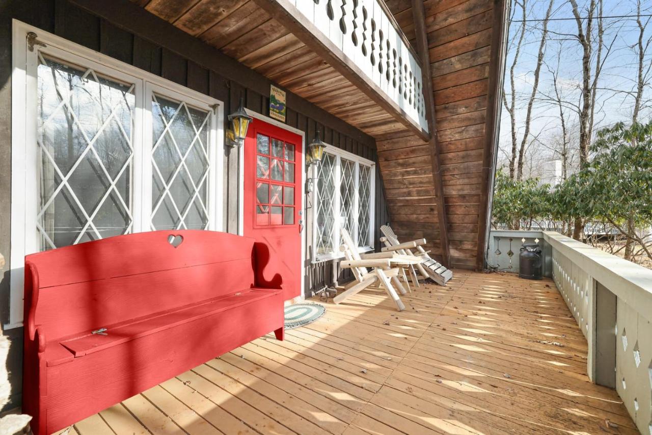 | A-Frame Cabin w Lakes Pools Fireplace Deck Grill