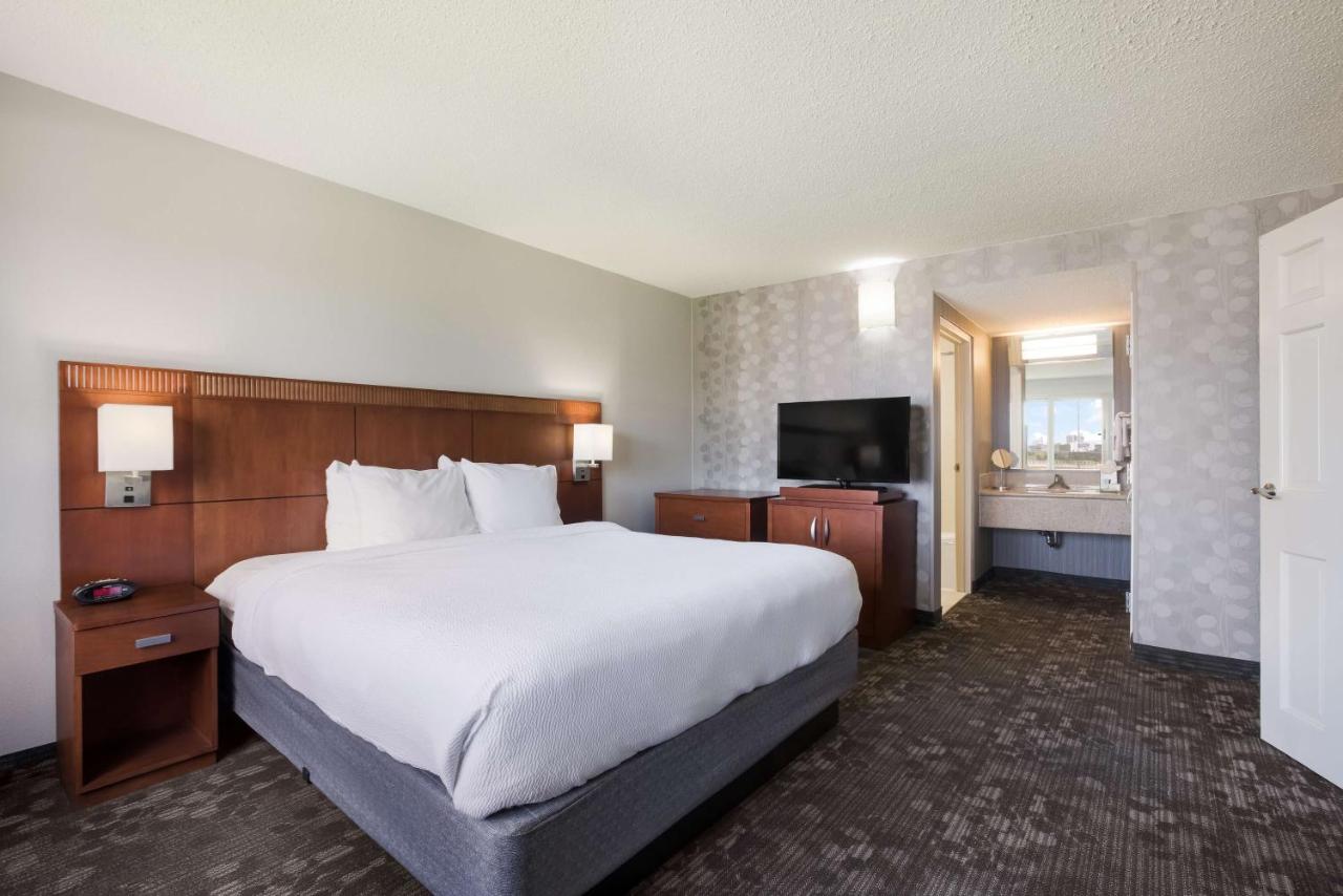 Hearing Accessible One Bedroom Suite King at Sonesta Select Atlanta Midtown Georgia Tech