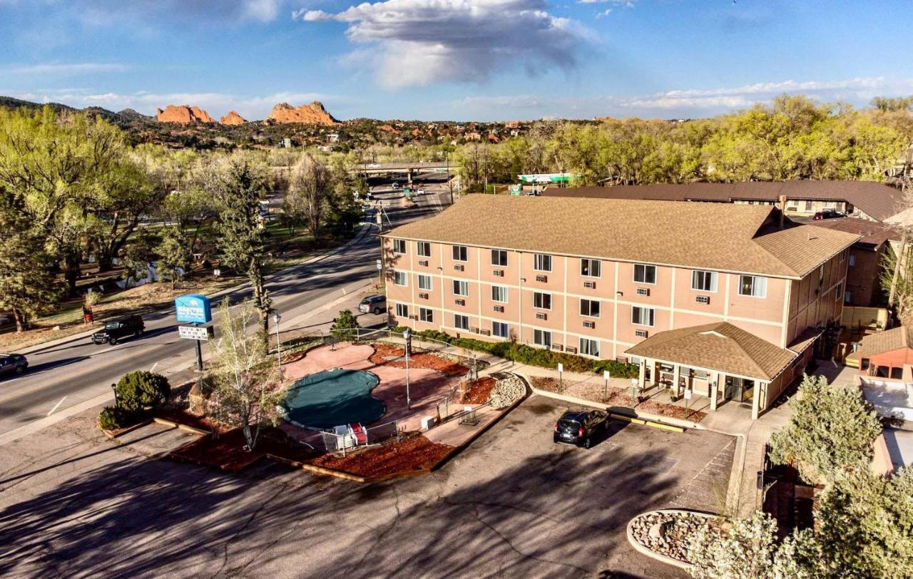  | Manitou Cog Lodge Inc dba Manitou Inn