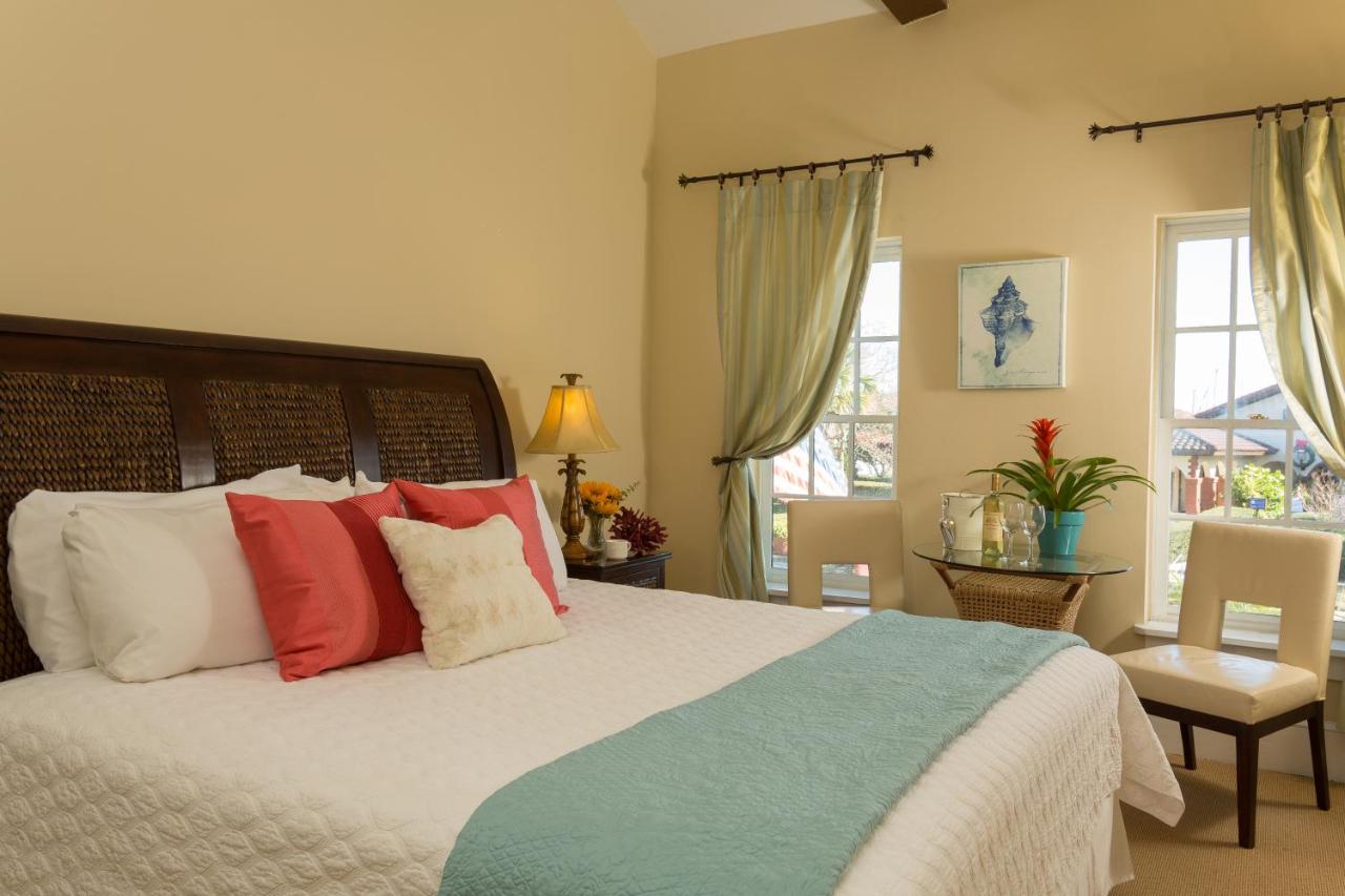  | Bella Bay Inn