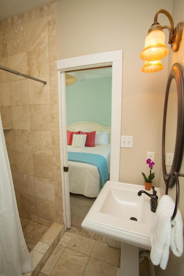  | Bella Bay Inn
