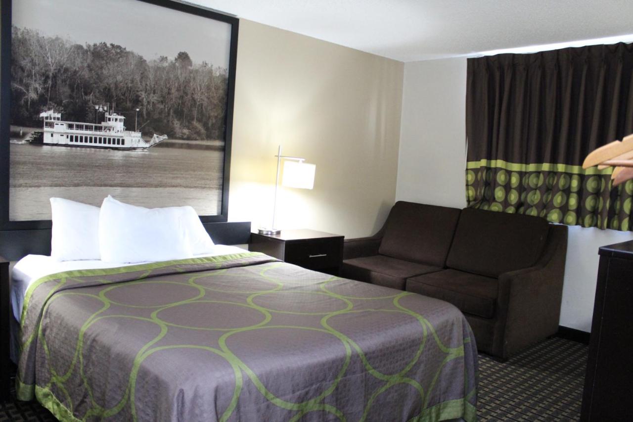 Queen Room - Mobility Access/Non-Smoking at Super 8 by Wyndham Clear Lake
