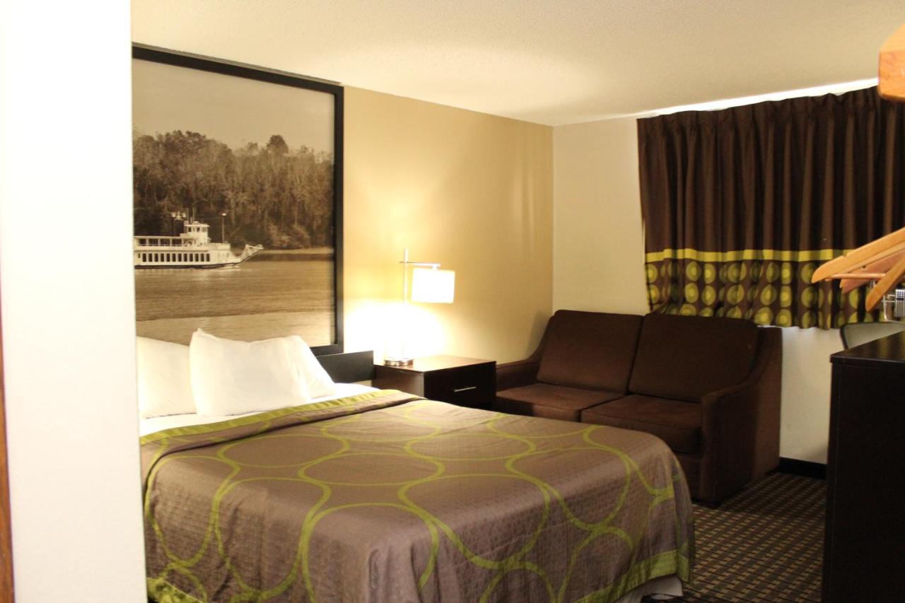 Queen Room - Mobility Access/Non-Smoking at Super 8 by Wyndham Clear Lake