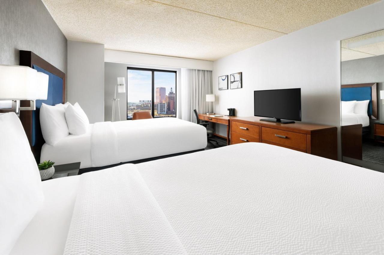 Guest Room Two Double Beds at Courtyard by Marriott Atlantic City Beach Block