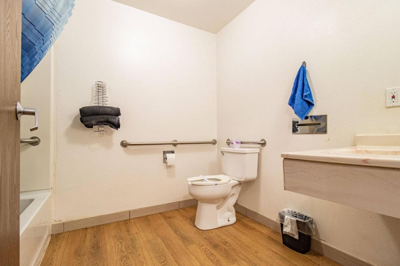  | Manitou Cog Lodge Inc dba Manitou Inn