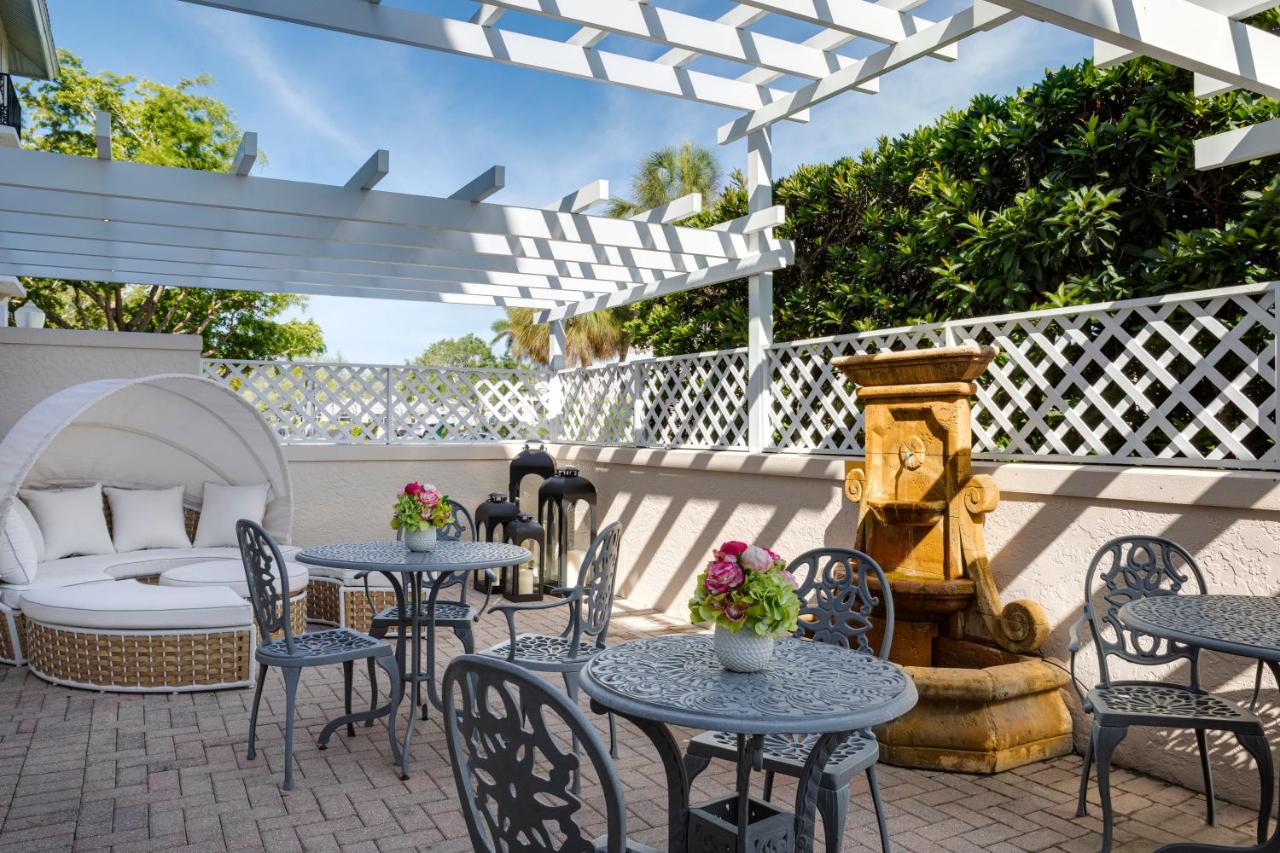 | The Capri Inn