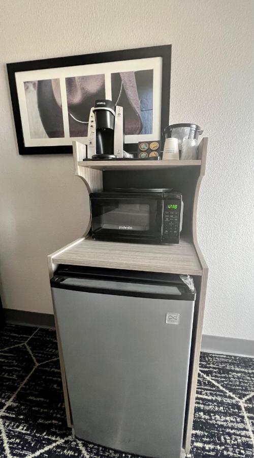King Room with Sofa Bed at La Quinta Inn & Suites by Wyndham Big Spring