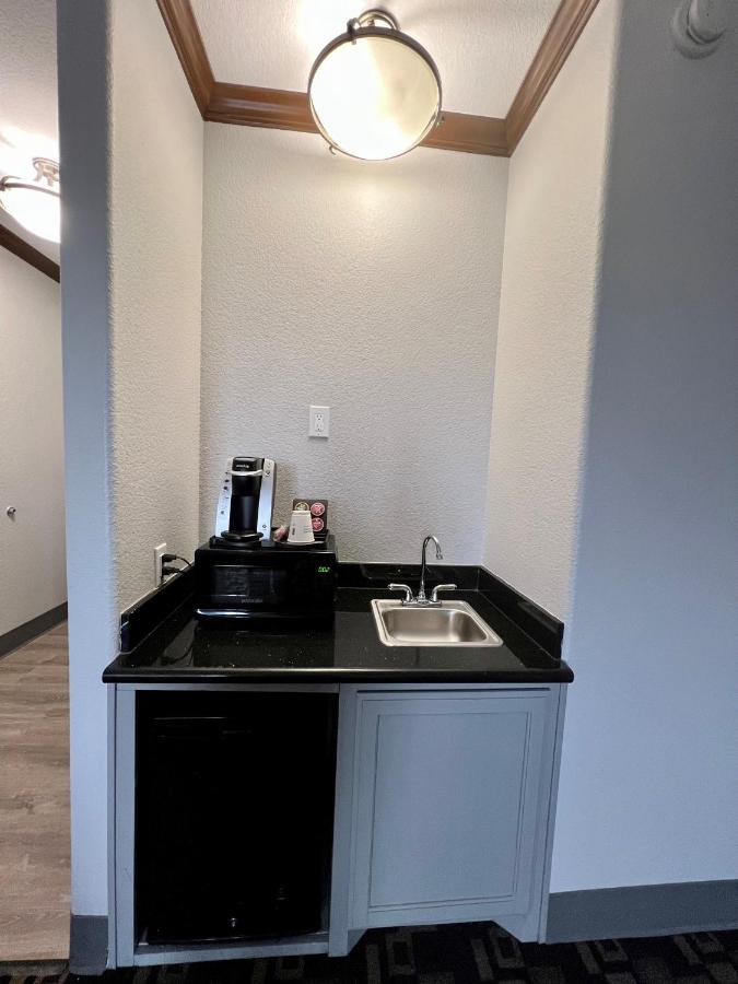 King Suite - Non-Smoking at La Quinta Inn & Suites by Wyndham Big Spring
