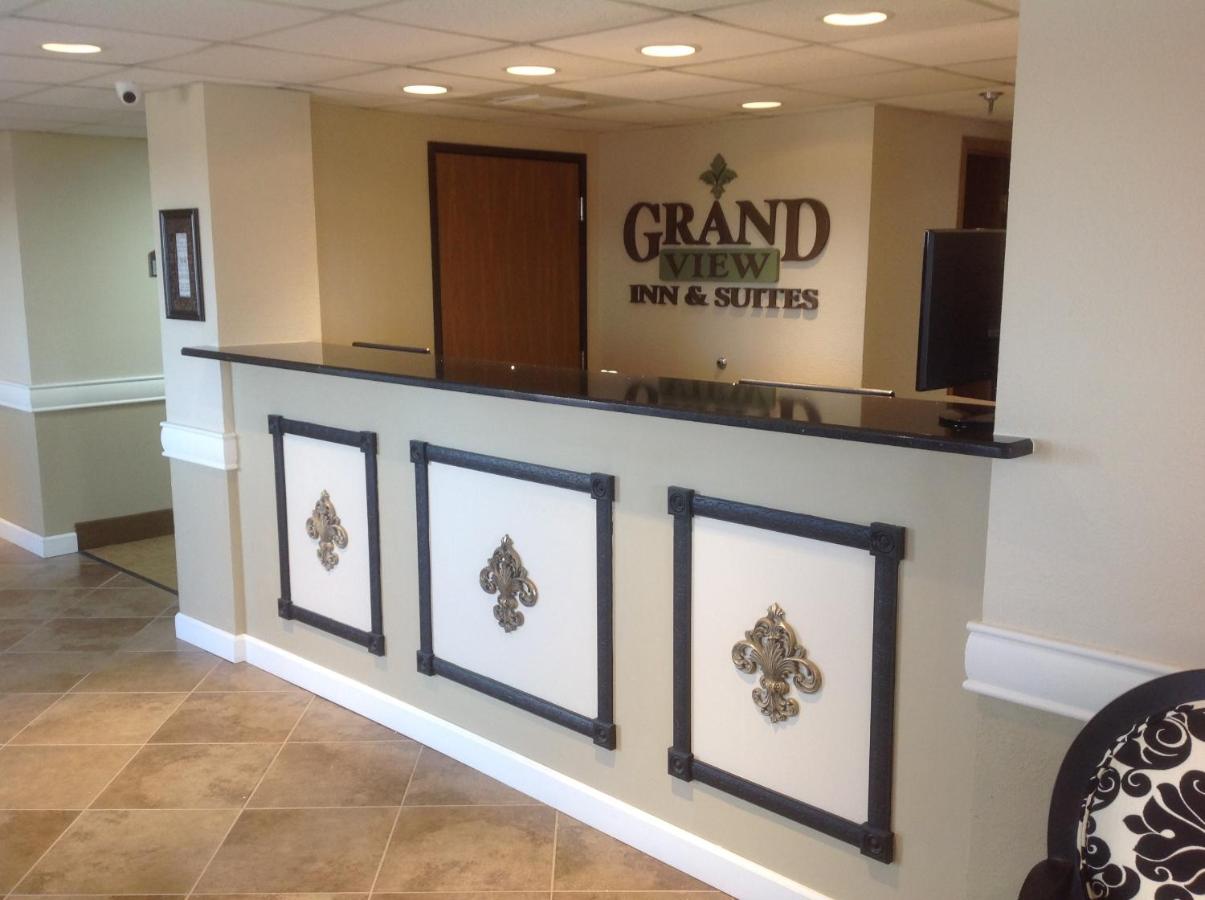 | Grand View Inn & Suites