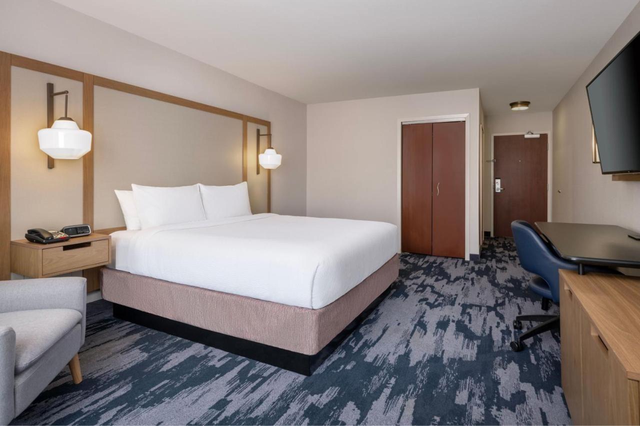 King Room at Fairfield Inn and Suites by Marriott Denton